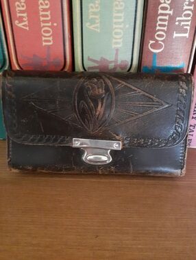 Vintage Brown Leather Men's Wallet with Floral Embossing